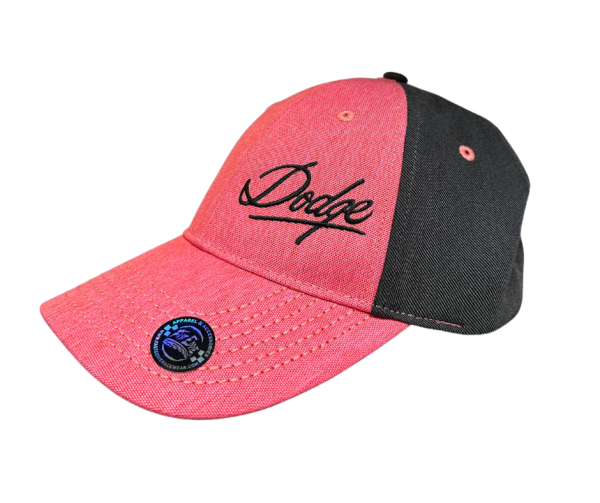 Casquette de la marque Dodge, vue de profil